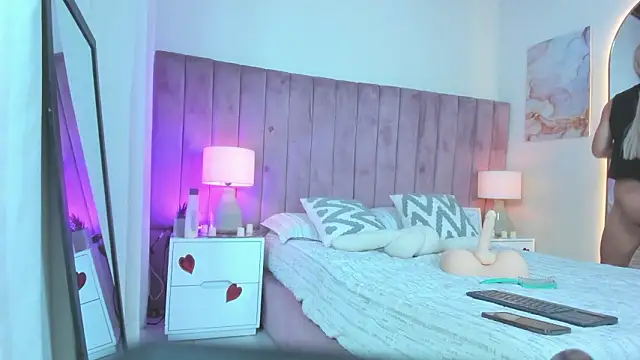 Snapshot of Valentino_moretti chatting on February 19, 2026, 12:45 pm Valentino moretti online show from February 19, 2026, 12:45 pm