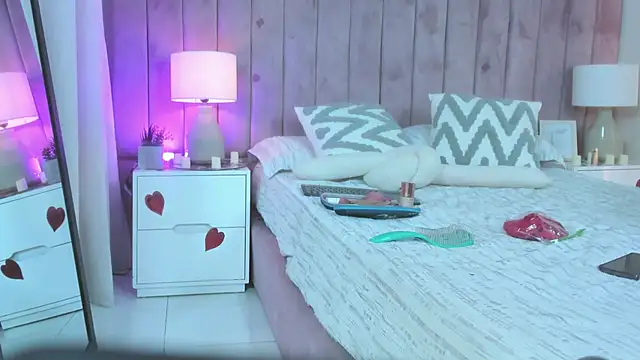 Snapshot of Valentino_moretti chatting on February 20, 2026, 12:16 pm Valentino moretti online show from February 20, 2026, 12:16 pm