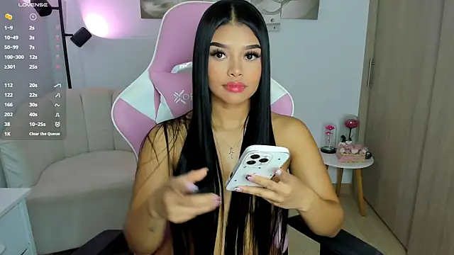 Snapshot of haileyflorez_ chatting on June 14, 2026, 3:36 pm haileyflorez online show from June 14, 2026, 3:36 pm