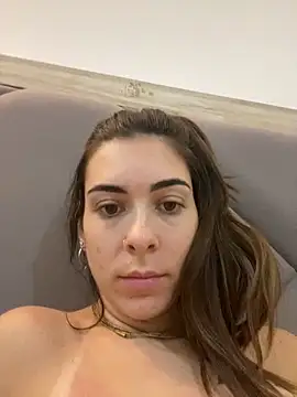 Snapshot of fer-nanda chatting on February 22, 2026, 6:39 pm fer-nanda online show from February 22, 2026, 6:39 pm