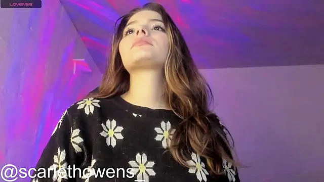 scarlethowens1 online show from November 23, 2025, 6:57 am