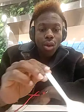 Snapshot of Wizinoir chatting on November 15, 2025, 11:32 pm Wizinoir online show from November 15, 2025, 11:32 pm