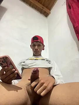 Luigi cumming1 online show from April 3, 2026, 12:36 pm