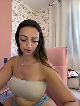 BelleRune online show from February 15, 2026, 3:42 pm