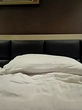 Snapshot of frolicme456 chatting on November 18, 2025, 4:17 am frolicme456 online show from November 18, 2025, 4:17 am