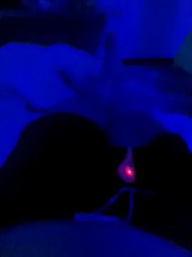 Hien93love online show from March 1, 2026, 9:28 pm