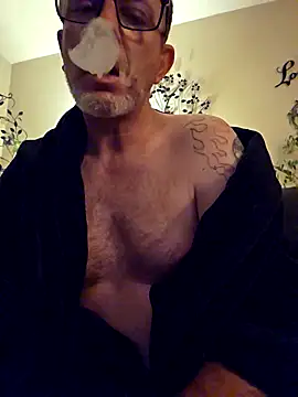 Snapshot of longsmooth4u chatting on November 19, 2025, 8:47 am longsmooth4u online show from November 19, 2025, 8:47 am