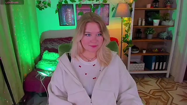 Snapshot of LouiseMous chatting on November 30, 2025, 10:36 pm LouiseMous online show from November 30, 2025, 10:36 pm