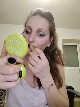 Snapshot of CrazyMaya39 chatting on March 10, 2026, 10:04 pm CrazyMaya39 online show from March 10, 2026, 10:04 pm