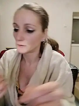 Snapshot of CrazyMaya39 chatting on April 6, 2026, 8:32 pm CrazyMaya39 online show from April 6, 2026, 8:32 pm