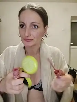 Snapshot of CrazyMaya39 chatting on April 9, 2026, 11:10 pm CrazyMaya39 online show from April 9, 2026, 11:10 pm