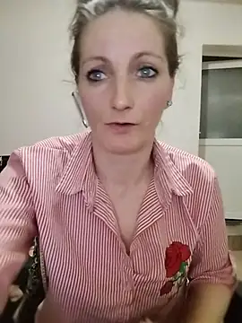 Snapshot of CrazyMaya39 chatting on April 14, 2026, 9:10 pm CrazyMaya39 online show from April 14, 2026, 9:10 pm