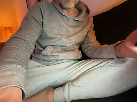 Brandonn1989amateur online show from March 6, 2026, 9:33 pm