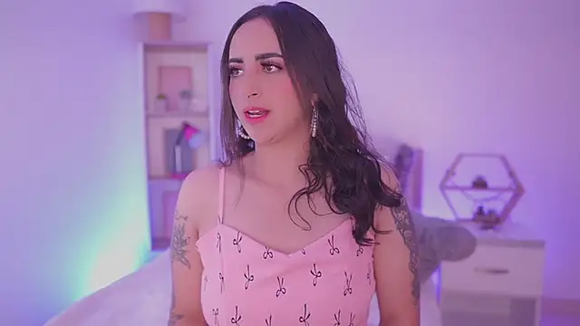 Snapshot of Enola_Holmes_ chatting on February 10, 2026, 12:42 pm Enola Holmes online show from February 10, 2026, 12:42 pm