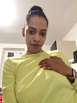 Snapshot of chanell95 chatting on November 14, 2025, 2:05 pm chanell95 online show from November 14, 2025, 2:05 pm