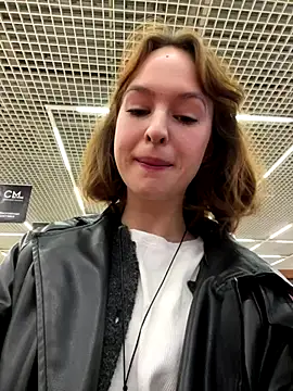 hani obsessed online show from December 1, 2025, 7:35 am