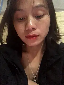 Trangbabylove online show from November 17, 2025, 8:09 am