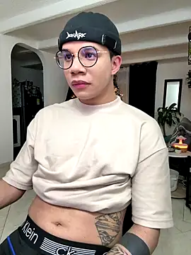 Snapshot of MarcoKostov chatting on November 25, 2025, 2:44 am MarcoKostov online show from November 25, 2025, 2:44 am