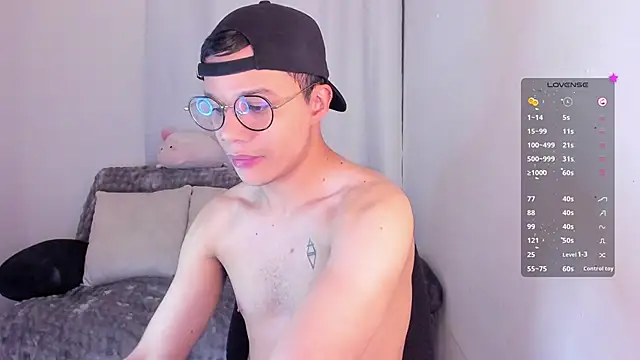 Snapshot of MarcoKostov chatting on December 14, 2025, 8:35 pm MarcoKostov online show from December 14, 2025, 8:35 pm