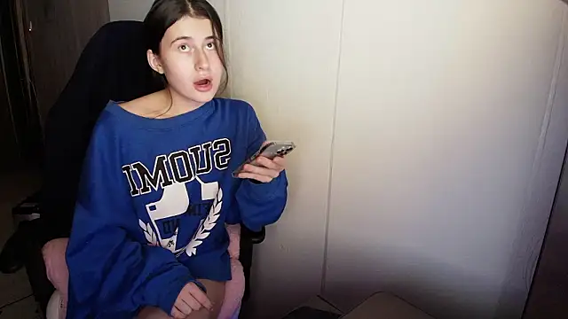 Snapshot of KristinaScott chatting on February 16, 2026, 3:30 pm KristinaScott online show from February 16, 2026, 3:30 pm