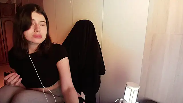 Snapshot of KristinaScott chatting on February 23, 2026, 6:05 pm KristinaScott online show from February 23, 2026, 6:05 pm