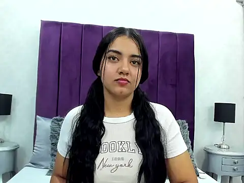 SalomeLee online show from November 18, 2025, 11:14 am