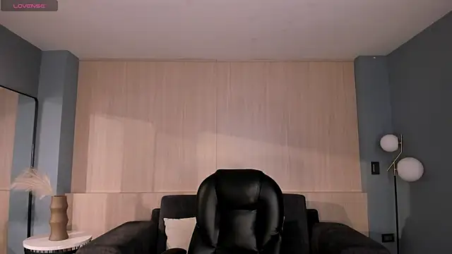 SophieLanne online show from March 21, 2026, 4:06 am