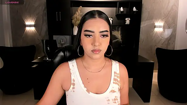 SophieLanne online show from June 22, 2026, 1:29 am
