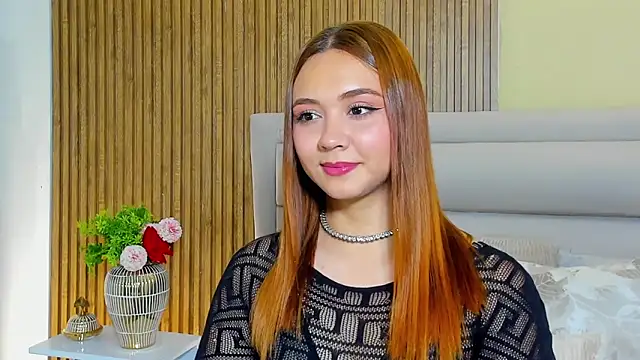 Snapshot of LondraBlush chatting on April 15, 2026, 1:40 pm LondraBlush online show from April 15, 2026, 1:40 pm