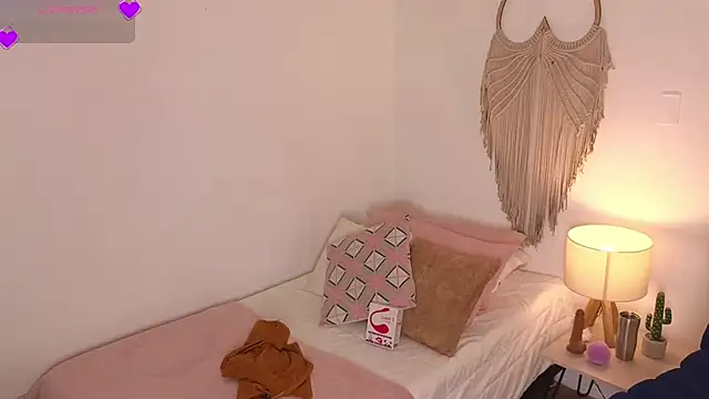 ChaosDoll   online show from December 22, 2025, 9:01 pm