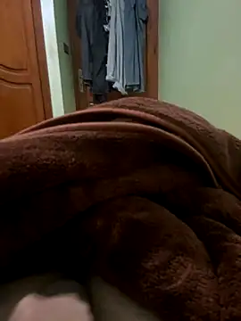 Snapshot of yassssst chatting on December 19, 2025, 12:17 am yassssst online show from December 19, 2025, 12:17 am