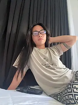 hugecockhiraya online show from February 11, 2026, 7:46 am