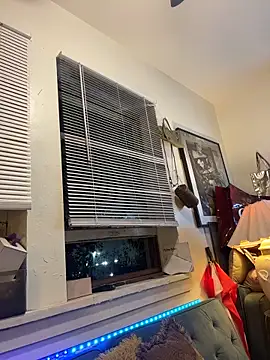 Snapshot of Motherbigbus chatting on December 22, 2025, 7:38 am Motherbigbus online show from December 22, 2025, 7:38 am