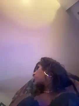 Snapshot of Motherbigbus chatting on January 9, 2026, 2:53 pm Motherbigbus online show from January 9, 2026, 2:53 pm