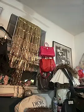 Snapshot of Motherbigbus chatting on January 15, 2026, 11:48 am Motherbigbus online show from January 15, 2026, 11:48 am