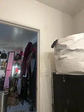 Snapshot of Motherbigbus chatting on March 3, 2026, 11:16 am Motherbigbus online show from March 3, 2026, 11:16 am