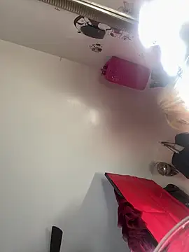 Snapshot of Motherbigbus chatting on March 10, 2026, 1:21 am Motherbigbus online show from March 10, 2026, 1:21 am