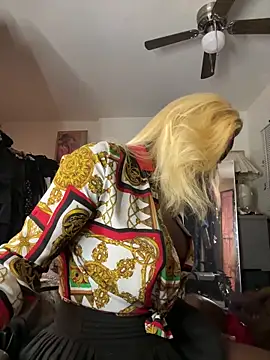 Snapshot of Motherbigbus chatting on March 16, 2026, 5:55 am Motherbigbus online show from March 16, 2026, 5:55 am