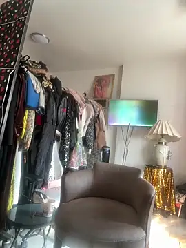 Snapshot of Motherbigbus chatting on March 19, 2026, 4:55 pm Motherbigbus online show from March 19, 2026, 4:55 pm