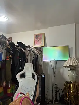 Snapshot of Motherbigbus chatting on March 21, 2026, 8:19 am Motherbigbus online show from March 21, 2026, 8:19 am