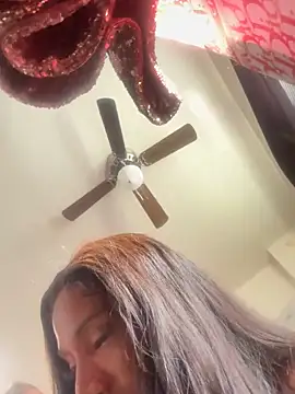 Snapshot of Motherbigbus chatting on March 25, 2026, 4:13 pm Motherbigbus online show from March 25, 2026, 4:13 pm