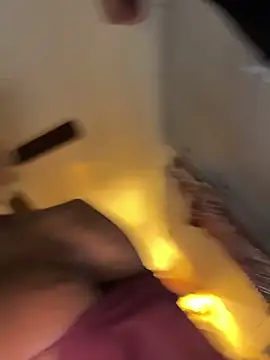 Snapshot of Motherbigbus chatting on April 13, 2026, 2:28 am Motherbigbus online show from April 13, 2026, 2:28 am