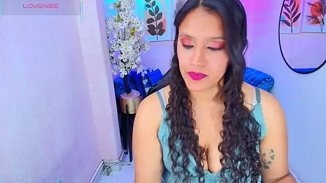 Snapshot of Lili_rousx chatting on November 28, 2025, 3:20 am Lili rousx online show from November 28, 2025, 3:20 am