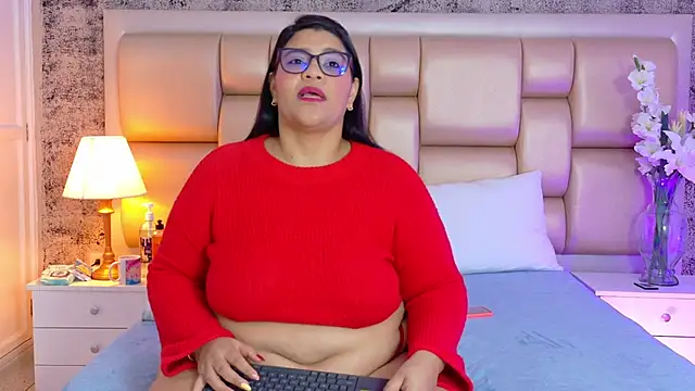 SelennaCooper online show from April 4, 2026, 11:51 am