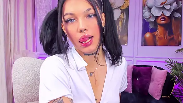 YasminWild online show from February 10, 2026, 5:00 am