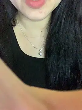 Snapshot of Hanni_22 chatting on November 26, 2025, 4:19 pm Hanni 22 online show from November 26, 2025, 4:19 pm