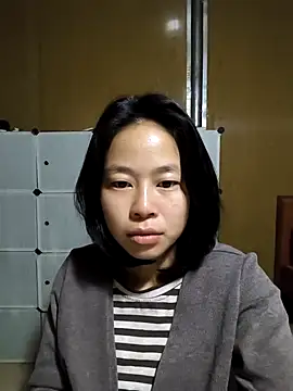 Cat-meow online show from December 13, 2025, 8:47 pm