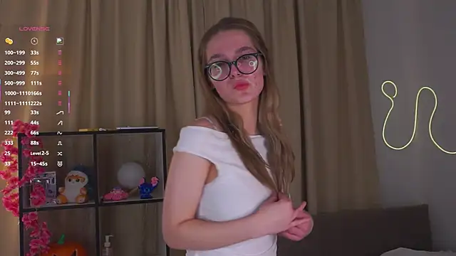 Snapshot of DidiCharm chatting on November 25, 2025, 10:43 pm DidiCharm online show from November 25, 2025, 10:43 pm