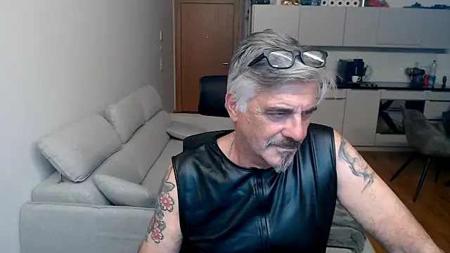 Buidapest online show from February 7, 2026, 4:27 am