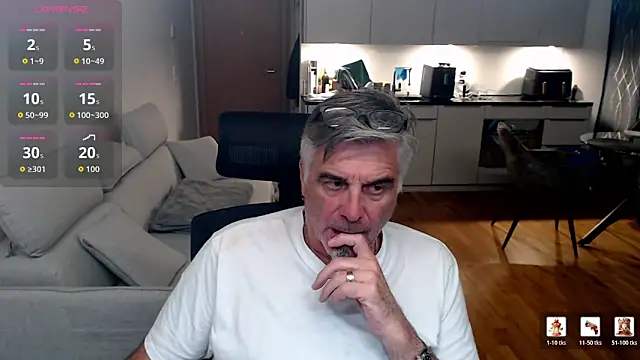 Buidapest online show from March 21, 2026, 10:13 pm